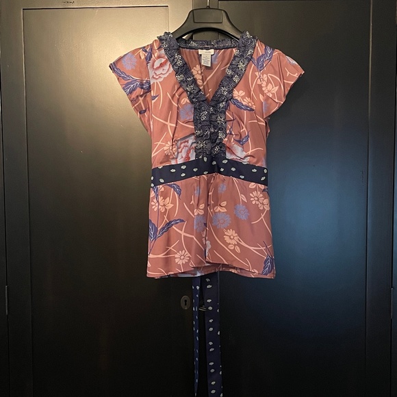 Odille Tops - Vintage Anthropologie Odille Silk Tie-Back Shirt